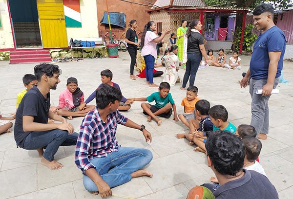 Chembur Karnataka Night College Sharing and Caring